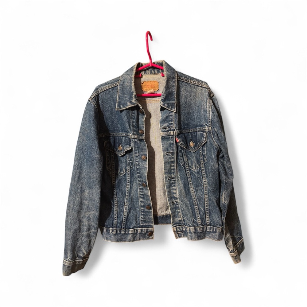 Vintage Levi’s Type lll 1970’s Denim Trucker Jacket, model # 70505-0217 - Picture 3 of 8